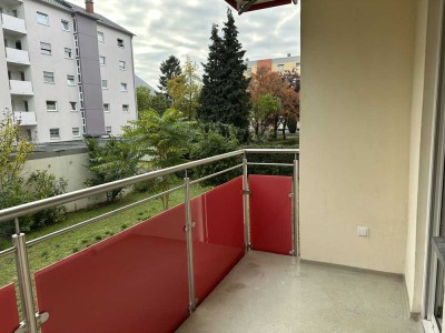 Hochwertig kernsanierte 2-Zimmer-Erdgeschosswohnung mit Balkon