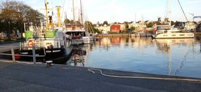 Exkl. möblierte 3-Zimmer-Wohnung mit gehobener Innenausstattung mit Balkon und Einbauküche in Laboe