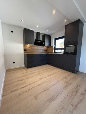 Erstbezug nach Sanierung mit EBK: Exklusive 3-Zimmer-Wohnung mit  Einbauküche