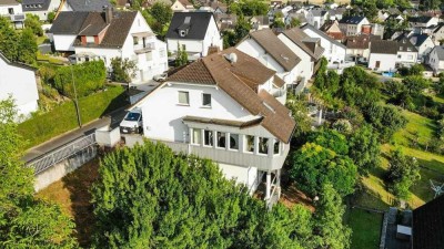 Naturgebundenes Haus mit Panoramablick