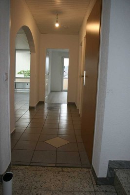 3,5-Zimmer Wohnung mit ca. 56 m2 großem Balkon und Gartennutzung in Waldsolms