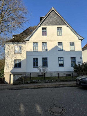 2-Raumwohnung im 3. OG / mit Keller/Stellplatz/u. Grünfläche /43 m ² Wfl.