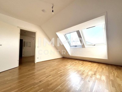 Sonnige 2-Zimmer-Dachgeschosswohnung mit riesiger Terrasse und perfekter Raumausnutzung