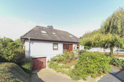 Auch für Mehrgenerationen: Einfamilienhaus mit ELW nur ca.2 km vom Ostseestrand entfernt