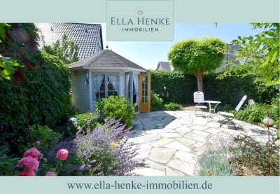 Zum Verlieben! Moderne, wunderschöne Doppelhaushälfte mit romantischem Garten.