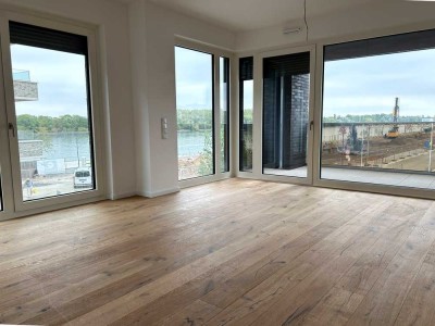 Direkter Rheinblick /  große 2-Zi. Wohnung + gr. Loggia & Balkon - Neubau *AQA*