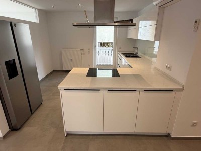 ++ SANIERTE, helle 4 ZKBBalkon Wohnung im 1.OG eines 8-Parteienhauses in MA-Zentrum B2 ! ++