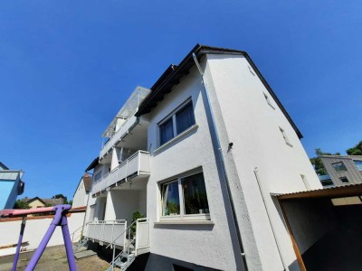 3 Zimmer Wohnung mit Balkon im Erdgeschoss rechts