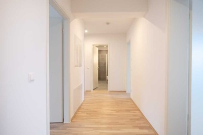 Stilvolle, neuwertige 4-Raum-Wohnung mit gehobener Innenausstattung mit Balkon in Chemnitz