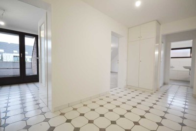 Moderne Maisonette mit ausgebautem Spitzboden – Erstbezug nach Kernsanierung in Meerbusch-Büderich