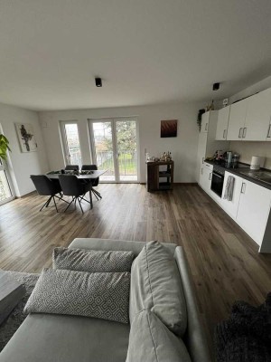 Sehr gepflegte Wohnung mit Einbauküche und Balkon
