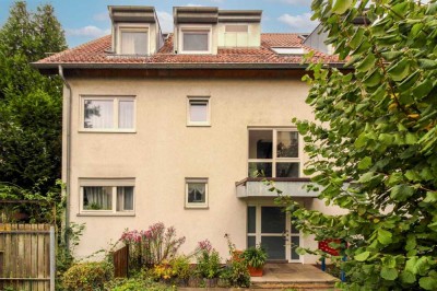 Behaglichkeit pur: Attraktive 2,5-Zi.-Whg. mit Balkon nähe Stadtpark