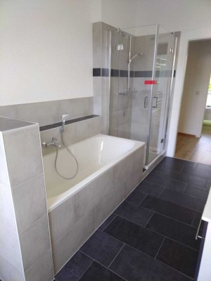 Schöne und neuwertige 4-Zimmer-Wohnung mit gehobener Innenausstattung und Balkon in Arnstadt