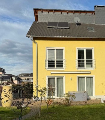 Moderne Doppelhaushälfte in Gera-Debschwitz – Wohnen im Grünen mit perfekter Anbindung