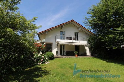 ***Lichtdurchflutetes Einfamilienhaus mit traumhaften Garten in Gottfrieding***