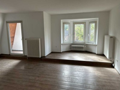 Erstbezug nach Sanierung: 3-Zi.-Dachgeschosswohnung in Hude (Oldenburg)