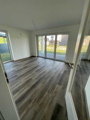 Tolle 2-Zimmer-Erdgeschosswohnung mit Carport und Küche