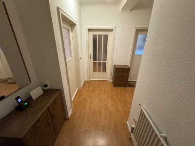 Helle 3,5-Zimmer Wohnung mit Balkon im 1. OG in Saarbrücken