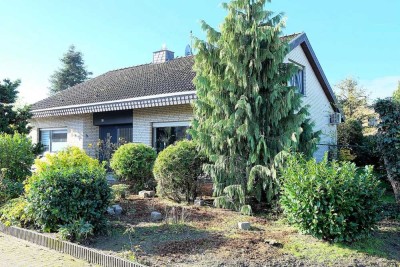 Freistehendes Einfamilienhaus mit Keller, großzügigem Garten und Sauna