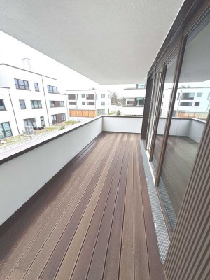 Sonntagsansicht: Exklusives 3-Zi.-Penthouse mit traumhafter Terrasse, Parkett, FB-Heizung & EBK!!!