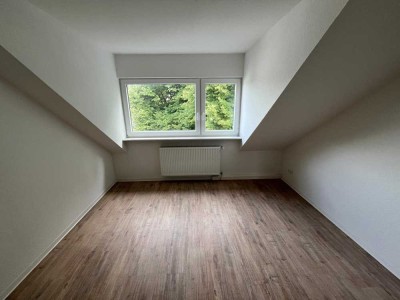 Charmante Dachgeschosswohnung – Erstbezug nach Sanierung