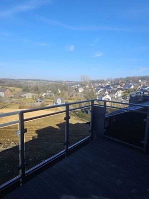 ** Über den Dächern von Waldbröl: Dachgeschosswohnung mit Ausblick!**