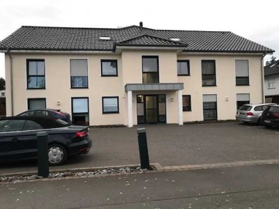 Geschmackvolle 4-Raum-Wohnung mit gehobener Innenausstattung und Terrasse in Bielefeld - Senne