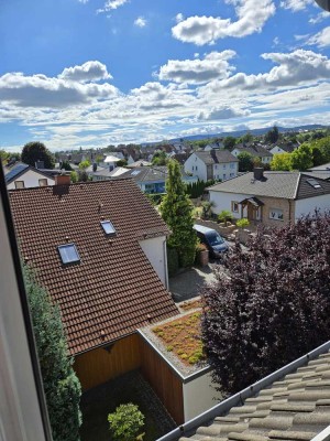 Ansprechende, helle Wohnung mit moderner Einbauküche in Vellmar