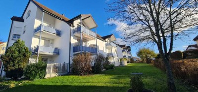 ... helle 2-Zi-Whg im EG mit Terrasse und Garten und TG-Stellplatz ...
