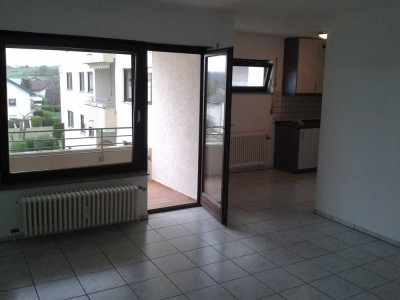 gemütliche 1-Zimmer Wohnung in Aidlingen (Kreis Böblingen) mit EBK, Keller, Balkon