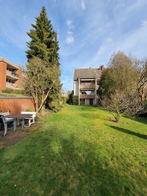 Gut geschnittene helle Wohnung mit Balkon und Gartennutzung