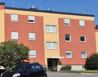 Zentrumsnah gelegene, lichtdurchflutete 4-Zimmer-Eckwohnung mit Balkon in ruhiger Toplage von Weiden