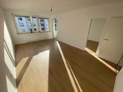 Helle 2-Zimmer-Wohnung mit Loggia, neuer Küche und modernem Bad