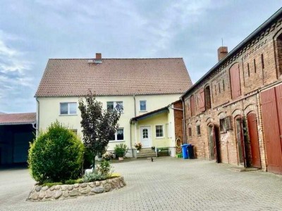 Vierseitenhof - "mit Bach und Bahn" - im Naturpark Fläming