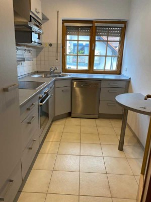Gepflegte 2 Zimmer Wohnung  mit Balkon und Küche in Münzenberg/Gambach
