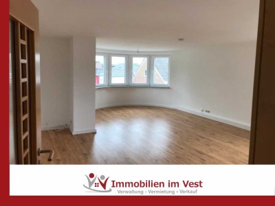 ***stilvolle DG-Wohnung in der Innenstadt sucht neue Mieter***