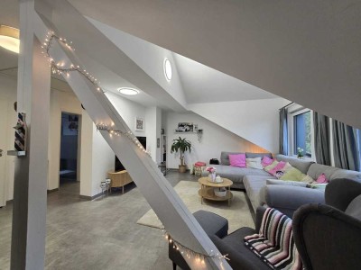 Moderne, helle Dachgeschosswohnung - ideal für Paare