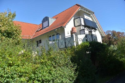 3-Zimmer-OG-Wohnung mit TG-STP und PKW-STP (außen) in zentraler Lage