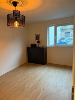 Moderne 2-Zimmer-Wohnung mit Terrasse in Neuss-Grimlinghausen