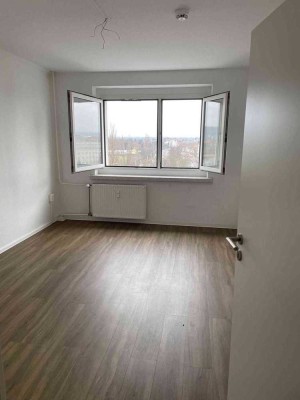 Nachmieter gesucht! Gemütliche 3-Raumwohnung mit Balkon und Badewanne!