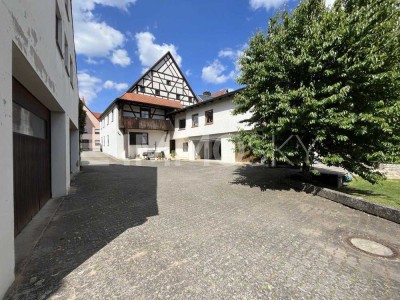 Charmantes Anwesen mit 3 Wohneinheiten und großem Grundstück