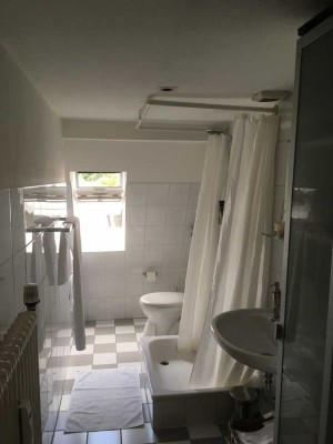 Geschmackvolle und helle 1,5-Raum-DG-Wohnung in Hamburg Harvestehude