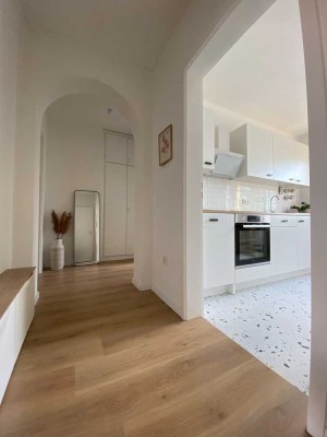 Erstbezug nach Sanierung: Schöne möblierte 2.Zi Wohnung in Augsburg Lechhausen zu vermieten