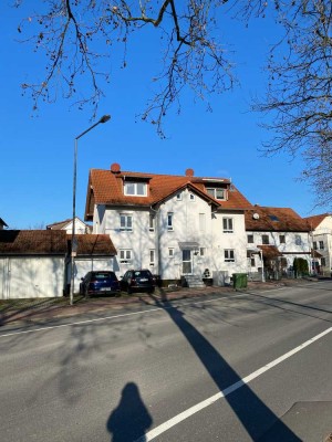 Doppelhaushälfte mit Keller, Garten (Zwei Überdachungen) und Garage in Hockenheim