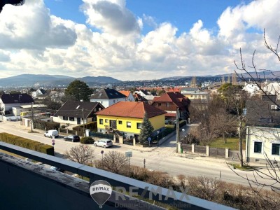"2 Zimmer 74m² + Loggia mit toller Aussicht!"