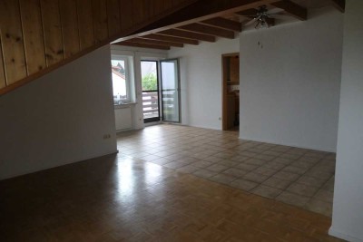 Geschmackvolle 3,5-Raum-DG-Wohnung mit Balkon und EBK in Sipplingen