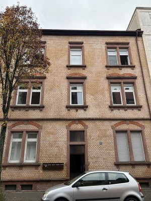 Frisch renovierte 4-Zimmer Wohnung, WG-geeignet, 2 Balkone, nahe BASF