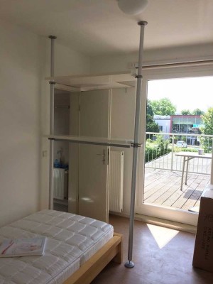 Möbliertes Zimmer mit eigenem Duschbad und Balkon // 1.OG, Zimmer 8