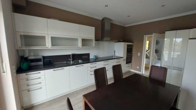Moderne helle 5-Zimmer-Wohnung mit gehobener Innenausstattung mit EBK und großen Balkon in Marl
