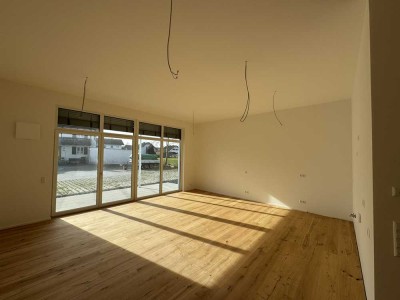 Erstbezug: Attraktive 3-Zimmer-Wohnung mit Terasse in Legau KfW40 QNG - provisionsfrei von privat